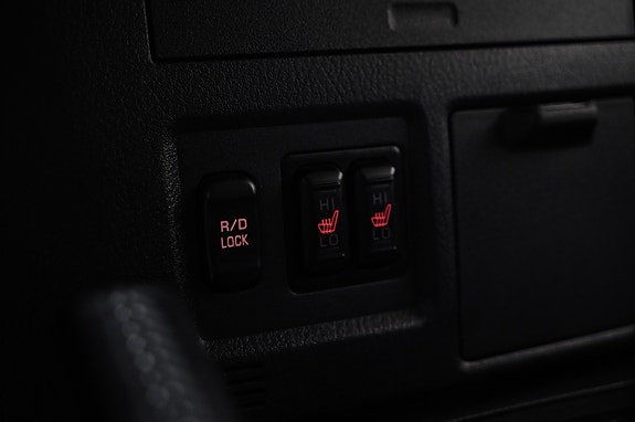 Mitsubishi Pajero 25 of 29