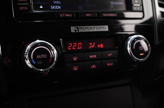 Mitsubishi Pajero 23 of 29