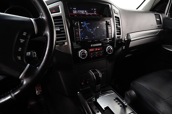 Mitsubishi Pajero 19 of 29