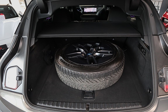 BMW iX 20 of 30