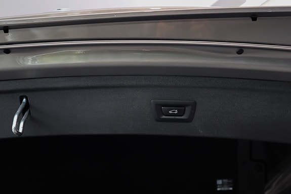 BMW iX 21 of 30