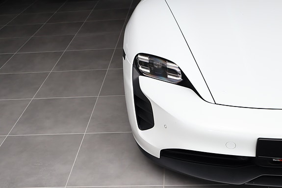 Porsche Taycan 4S 6 of 30