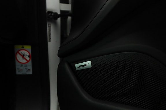Porsche Taycan 4S 30 of 30