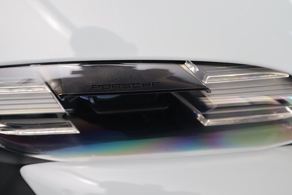 Porsche Taycan 4S 18 of 30