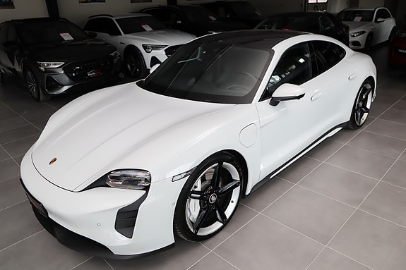 Porsche Taycan 4S 11 of 30