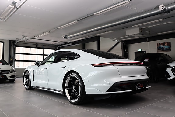 Porsche Taycan 4S 12 of 30