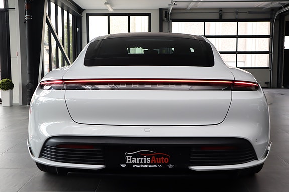 Porsche Taycan 4S 14 of 30