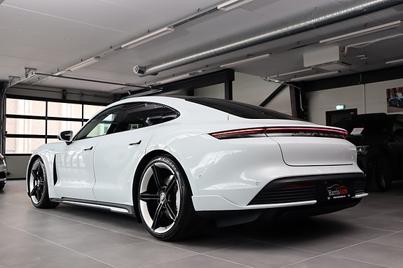 Porsche Taycan 4S 2 of 30