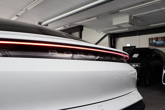 Porsche Taycan 4S 16 of 30