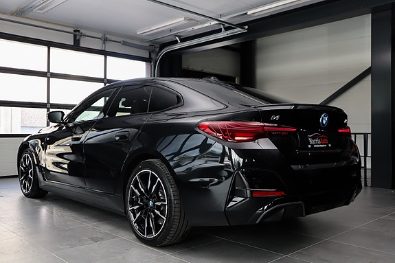 BMW i4 12 of 30