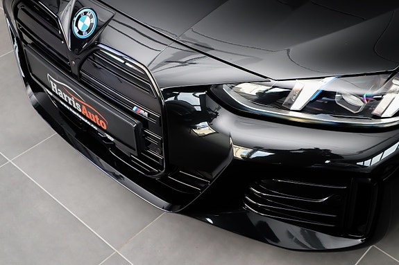 BMW i4 10 of 30