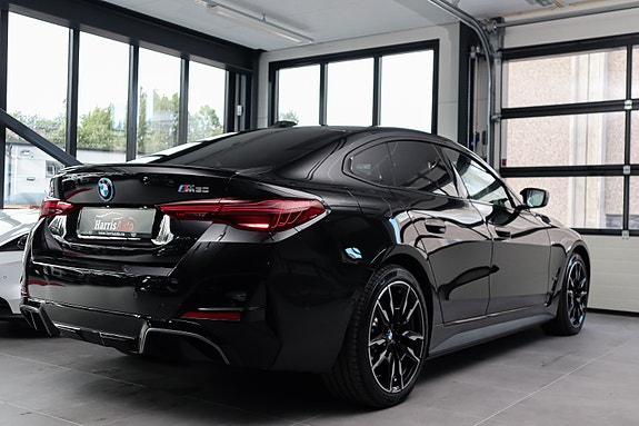 BMW i4 18 of 30