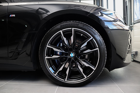 BMW i4 22 of 30