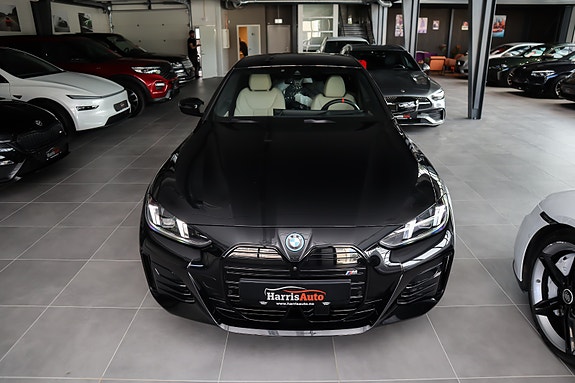 BMW i4 7 of 30