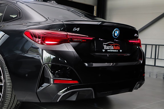 BMW i4 13 of 30
