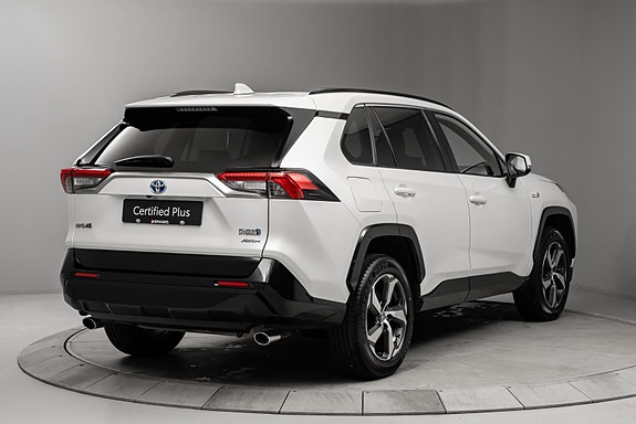 Toyota RAV4 4 of 29
