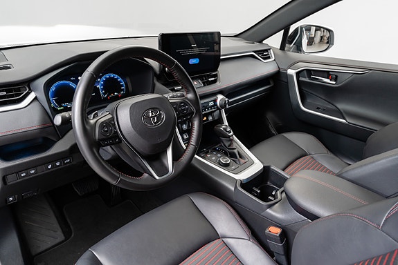 Toyota RAV4 12 of 29