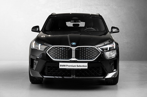 BMW iX2 5 of 30