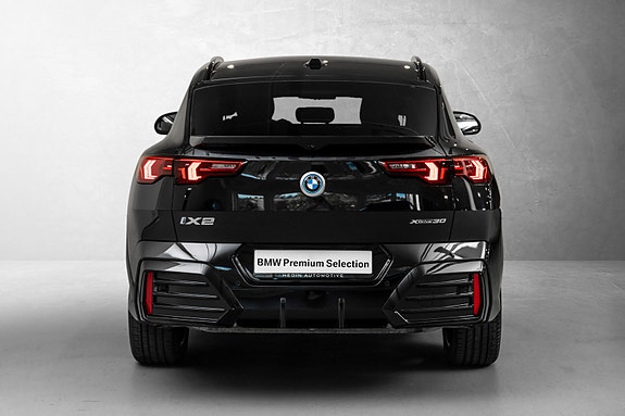 BMW iX2 8 of 30
