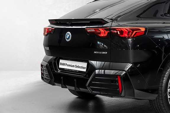 BMW iX2 7 of 30