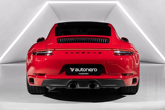 Porsche 911 Carrera 4 GTS 4 of 30