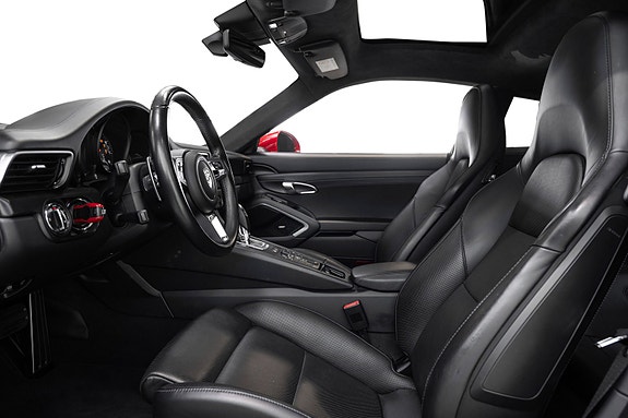 Porsche 911 Carrera 4 GTS 18 of 30