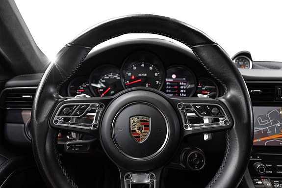 Porsche 911 Carrera 4 GTS 22 of 30