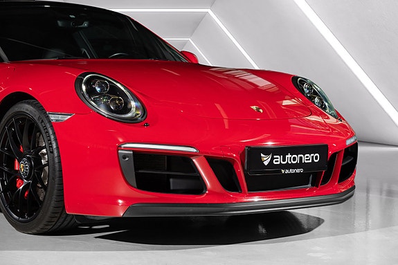 Porsche 911 Carrera 4 GTS 7 of 30