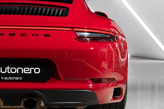 Porsche 911 Carrera 4 GTS 6 of 30