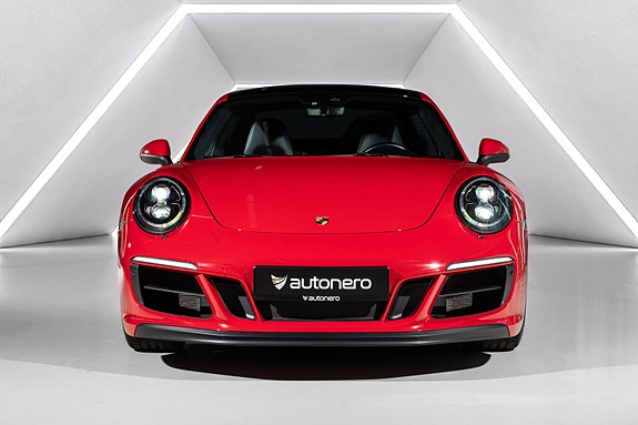 Porsche 911 Carrera 4 GTS 3 of 30