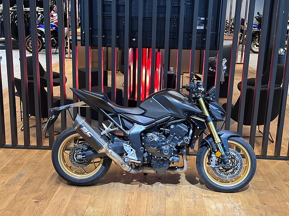 Honda CB1000 Hornet SP - Mye utstyr! 2 of 15