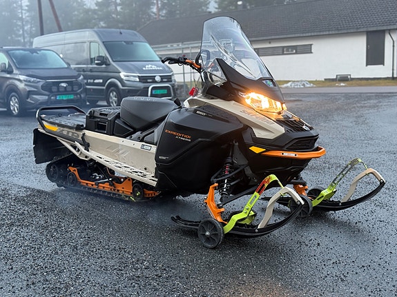 Ski-doo Expedition Xtreme 850 E-TEC 2 of 4