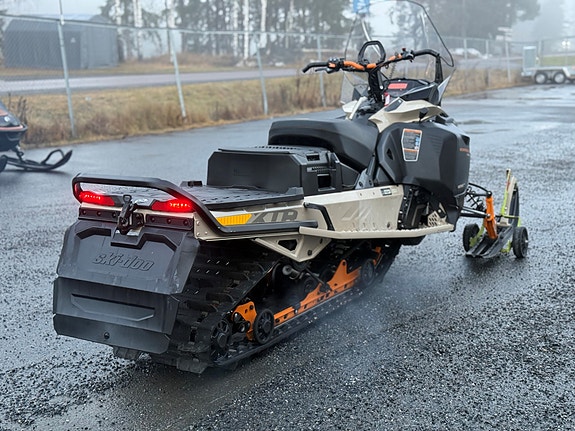 Ski-doo Expedition Xtreme 850 E-TEC 3 of 4