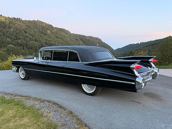 Cadillac Fleetwood 6 of 30