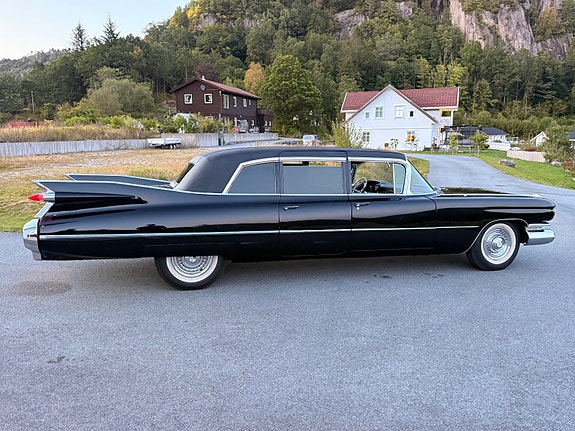 Cadillac Fleetwood 16 of 30