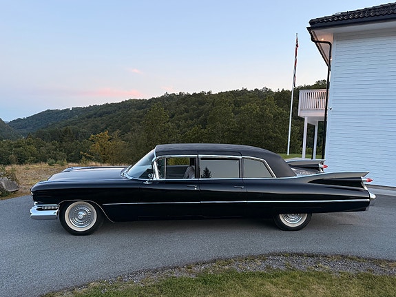 Cadillac Fleetwood 5 of 30