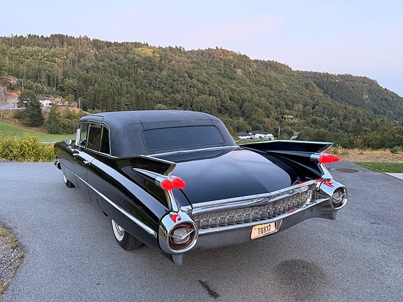 Cadillac Fleetwood 8 of 30