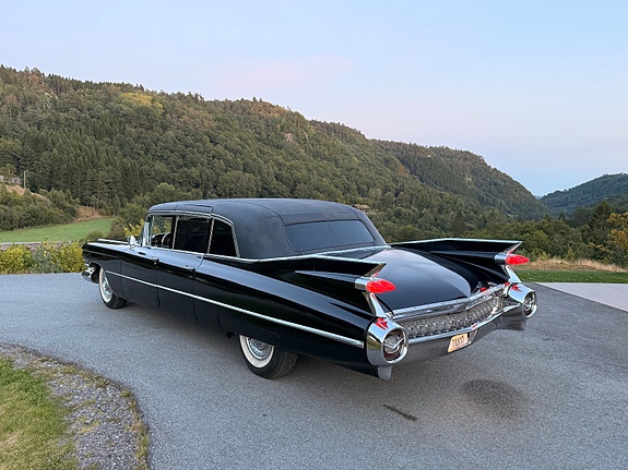 Cadillac Fleetwood 7 of 30