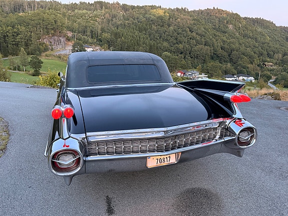 Cadillac Fleetwood 9 of 30