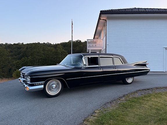 Cadillac Fleetwood 4 of 30