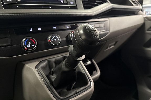 Volkswagen Transporter 14 of 24