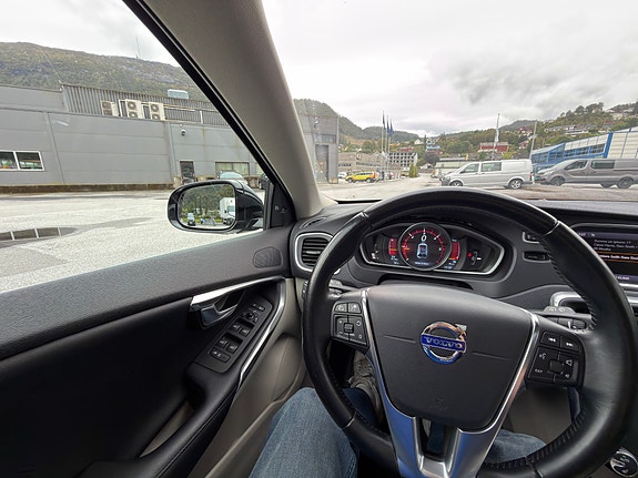 Volvo V40 15 of 30