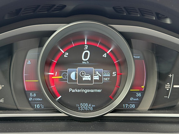 Volvo V40 13 of 30