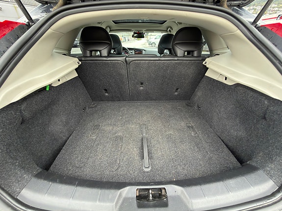 Volvo V40 21 of 30