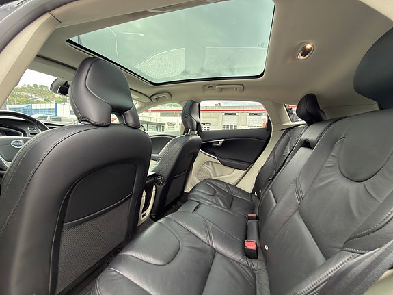 Volvo V40 20 of 30