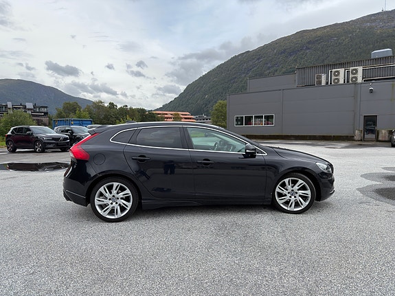 Volvo V40 6 of 30