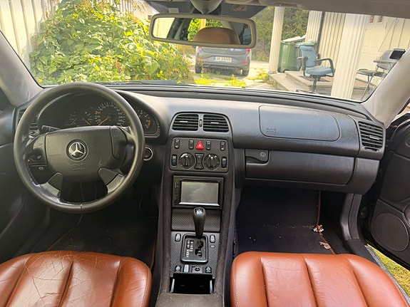 Mercedes-Benz CLK230 5 of 6