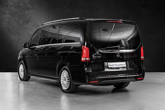 Mercedes-Benz EQV300 6 of 30
