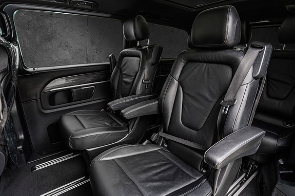Mercedes-Benz EQV300 14 of 30