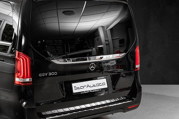 Mercedes-Benz EQV300 7 of 30